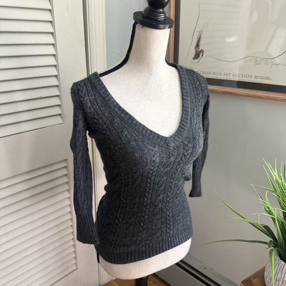 RUEHL NO 925 Sweater Womens Small Gray Fitted Cable Knit Deep V-Neck Retro Y2K - Picture 3 of 10